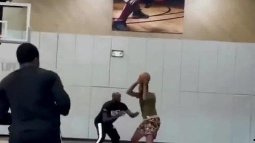 成人劈腿训练神器视频