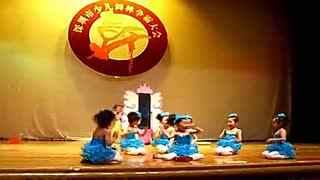 成人舞蹈三个和尚视频,三个和尚共舞成人舞蹈风采